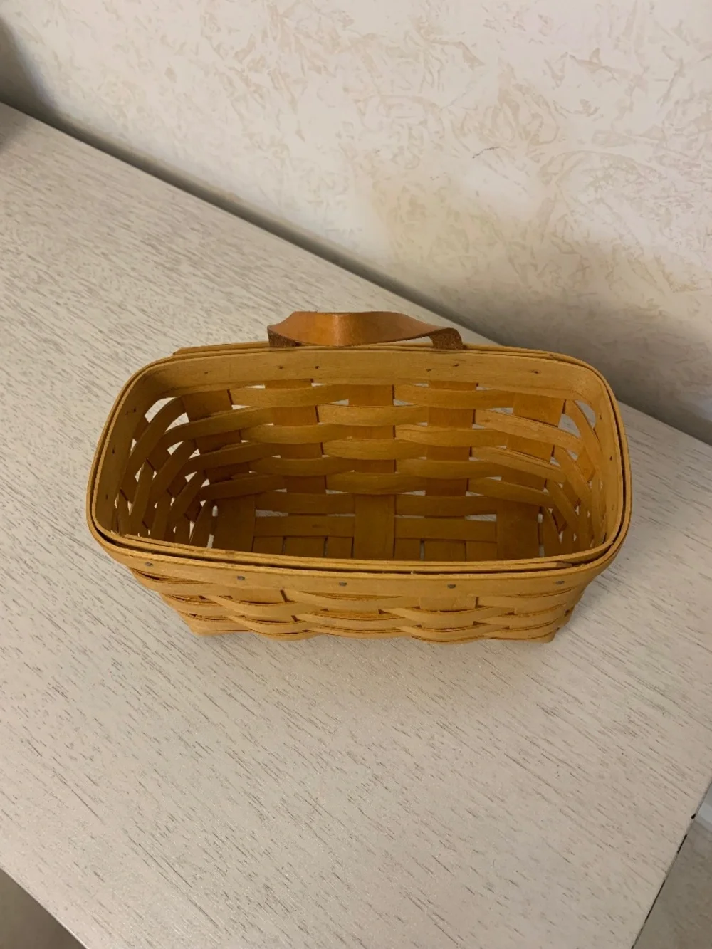 Beautiful Medium-Sized Hanging Longaberger Basket